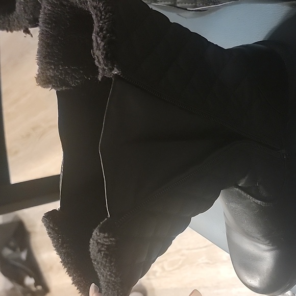 Boots - Picture 4 of 6